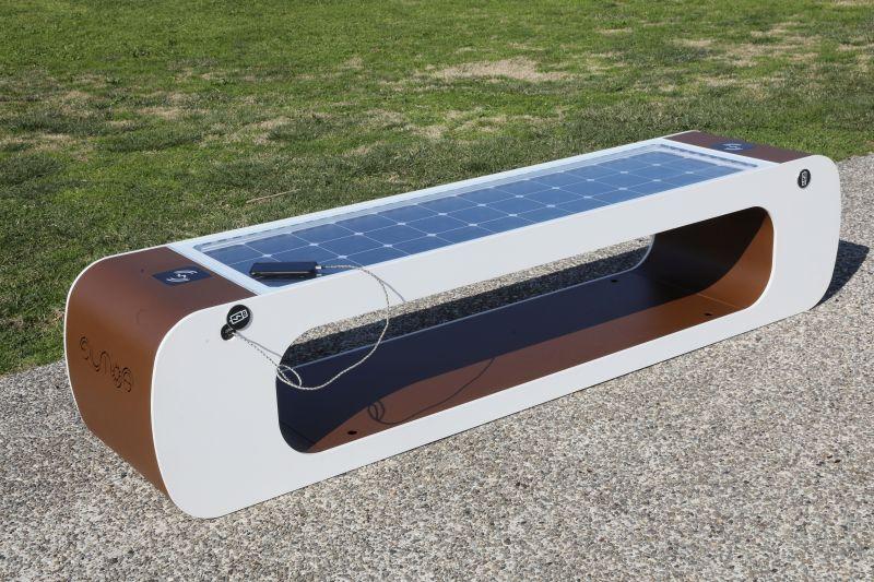 Solar Charging Benches Manufacturer for Smart Cities